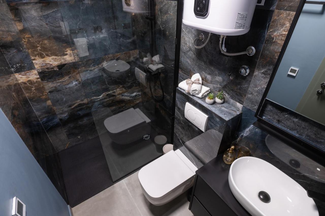 & Torine Apartment